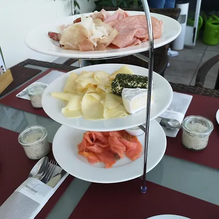 Tirolerhof Hotel 3*